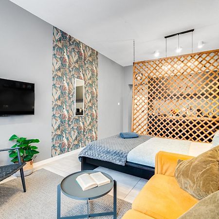 Papuga Apartment ~ 700M Main Square ~ Self Check-In 24H Wroclaw Ngoại thất bức ảnh